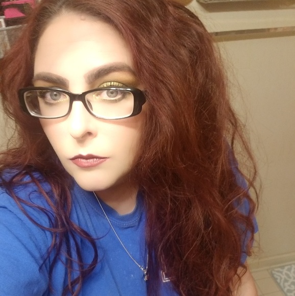 Meet your Posher, Emily - Picture 1 of 8